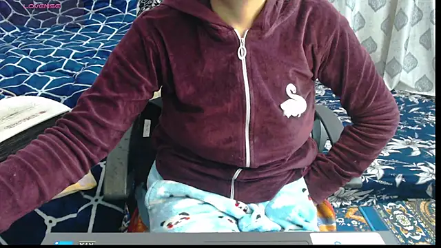 Snapshot of sexyrihana1 chatting on 12-31-24, 02:47 sexyrihana1 online show from 12-31-24, 02:47