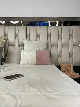 ALISSON FOXXX1 online show from 04-06-26, 10:54