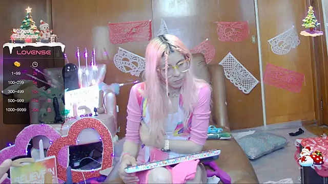 Skinygirl online show from 02-10-25, 10:30