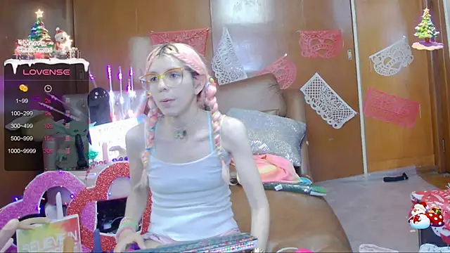 Skinygirl online show from 02-12-25, 01:19