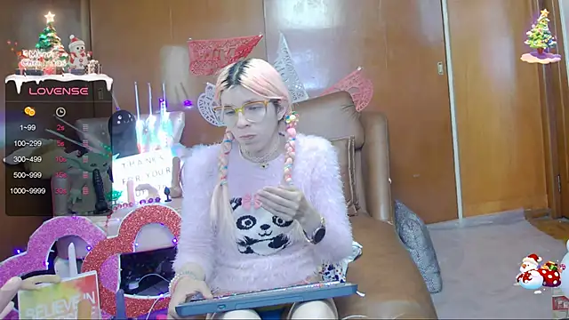 Skinygirl online show from 02-27-25, 11:59