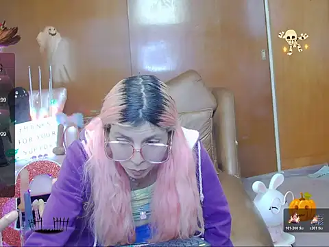 Skinygirl online show from 11-04-25, 10:53