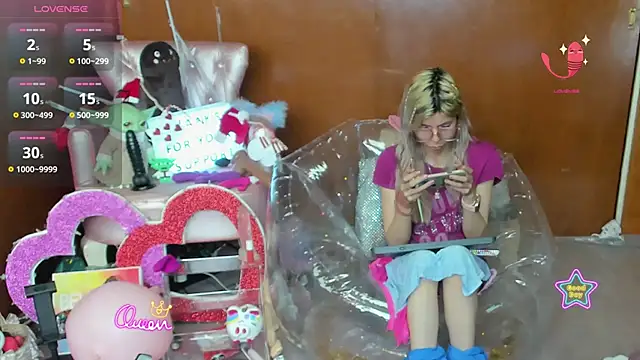 Skinygirl online show from 01-07-26, 07:05