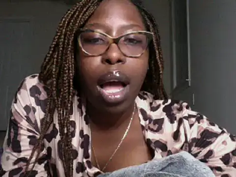 Snapshot of MadamIndigo chatting on 03-14-25, 04:10 MadamIndigo online show from 03-14-25, 04:10