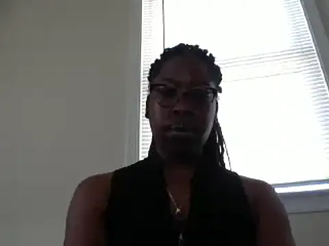 Snapshot of MadamIndigo chatting on 03-17-25, 06:11 MadamIndigo online show from 03-17-25, 06:11