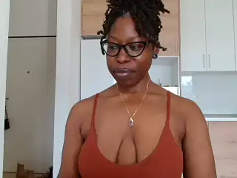 Snapshot of MadamIndigo chatting on 01-16-26, 11:14 MadamIndigo online show from 01-16-26, 11:14