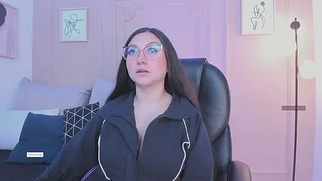 lucy neil online show from 04-19-26, 02:33