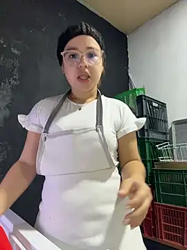 Snapshot of Lucyklein2022 chatting on 10-19-25, 04:51 Lucyklein2022 online show from 10-19-25, 04:51