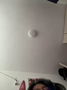 vaness weet online show from 01-13-25, 07:31