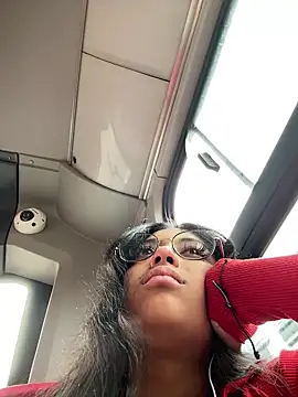 vaness weet online show from 02-13-25, 07:10