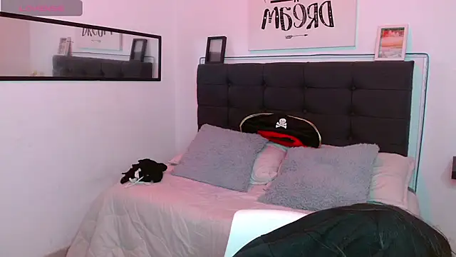 vaness weet online show from 10-30-25, 08:09