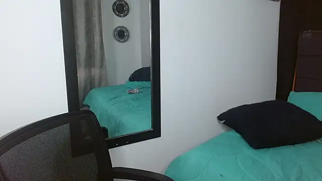 vaness weet online show from 04-06-26, 05:03