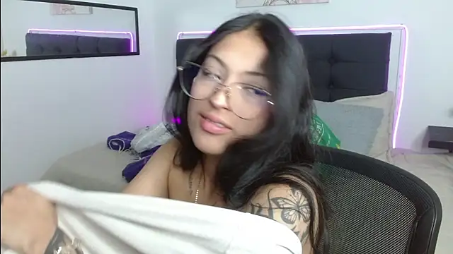 vaness weet online show from 04-21-26, 07:50