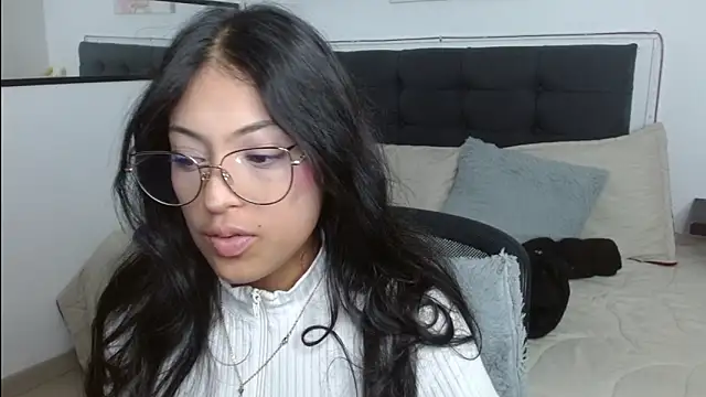 vaness weet online show from 04-23-26, 07:49