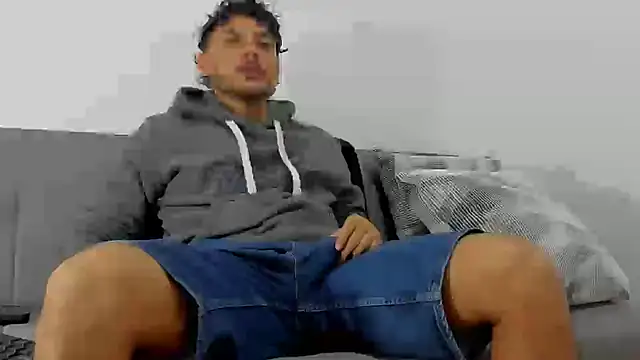 tuyo1995 online show from 12-11-24, 01:37