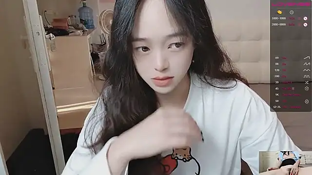 QiuPeiPeimmm online show from 12-15-25, 08:40