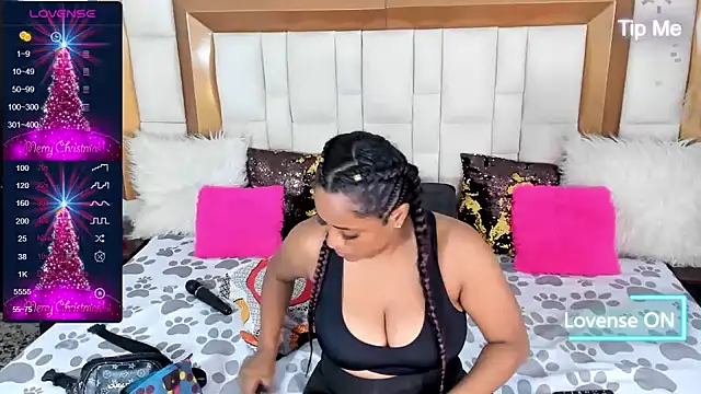 BellaKarla online show from 12-26-24, 07:49