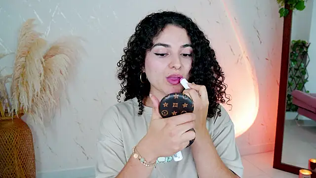 Snapshot of merida_bell18 chatting on 03-17-26, 11:19 merida bell18 online show from 03-17-26, 11:19