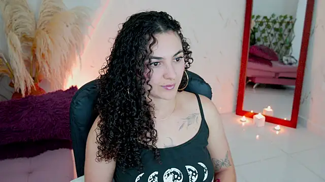 Snapshot of merida_bell18 chatting on 04-15-26, 08:09 merida bell18 online show from 04-15-26, 08:09
