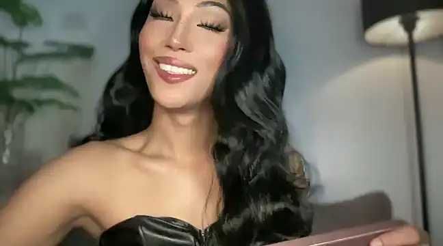 Snapshot of Bella_Gordon chatting on 02-15-25, 06:23 Bella Gordon online show from 02-15-25, 06:23