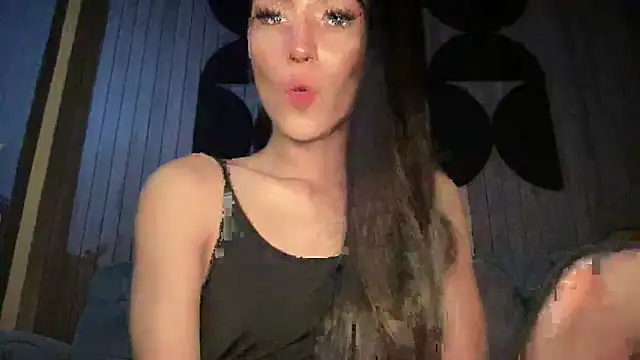 Snapshot of Bella_Gordon chatting on 09-24-25, 04:38 Bella Gordon online show from 09-24-25, 04:38