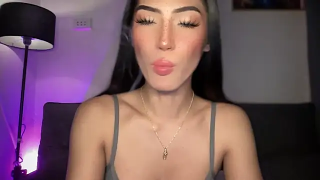 Snapshot of Bella_Gordon chatting on 11-22-25, 11:48 Bella Gordon online show from 11-22-25, 11:48