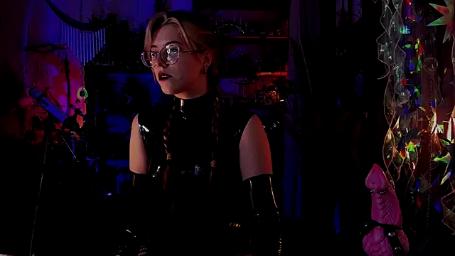 Scarlett Wanner online show from 12-15-24, 07:42