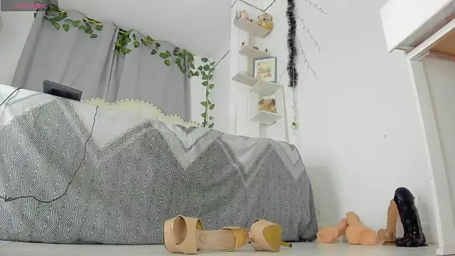 Snapshot of khalyn_jenner chatting on 02-15-25, 09:59 khalyn jenner online show from 02-15-25, 09:59