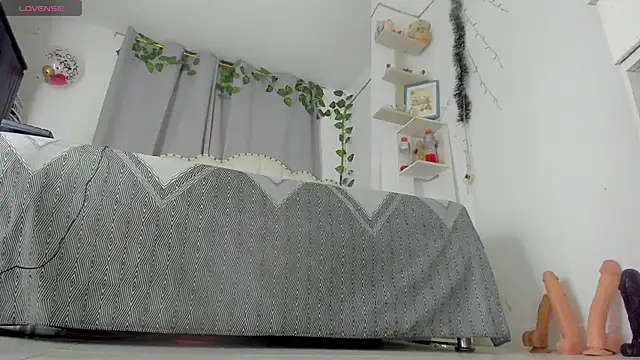 Snapshot of khalyn_jenner chatting on 02-24-25, 10:58 khalyn jenner online show from 02-24-25, 10:58