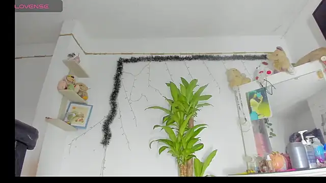 Snapshot of khalyn_jenner chatting on 10-04-25, 08:40 khalyn jenner online show from 10-04-25, 08:40