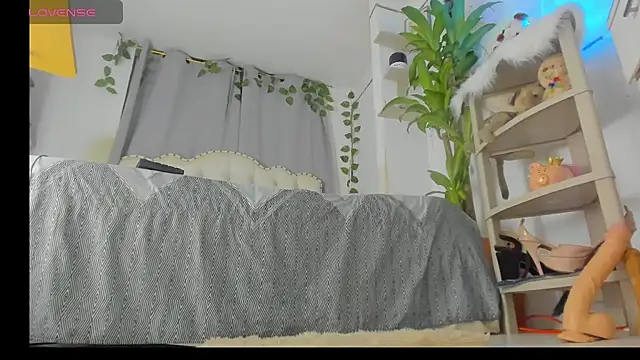 Snapshot of khalyn_jenner chatting on 10-05-25, 11:13 khalyn jenner online show from 10-05-25, 11:13