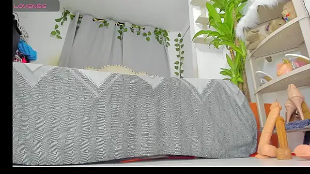 Snapshot of khalyn_jenner chatting on 10-21-25, 11:27 khalyn jenner online show from 10-21-25, 11:27