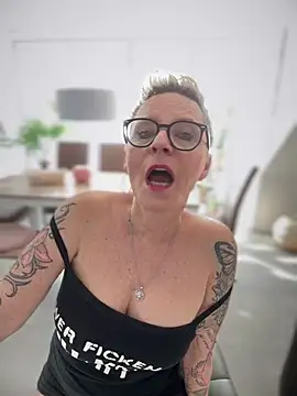 German Milf online show from 02-19-25, 02:01