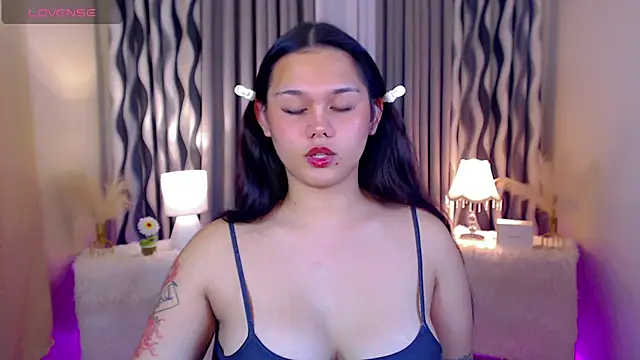 Ella Fantasiax online show from 10-18-25, 06:08