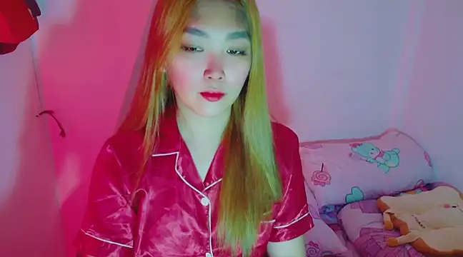 TR4NSCUTI3 online show from 01-06-25, 08:28