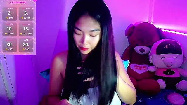 TR4NSCUTI3 online show from 10-16-25, 06:42