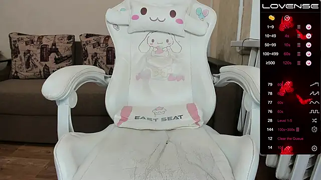 Snapshot of LittleCandy18 chatting on 12-20-24, 09:06 LittleCandy18 online show from 12-20-24, 09:06