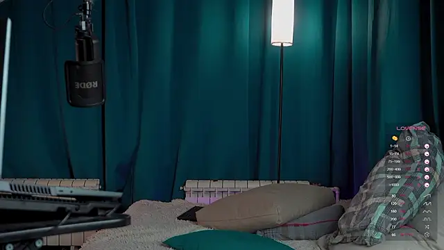 Snapshot of VIktorSecret chatting on 02-20-26, 04:42 VIktorSecret online show from 02-20-26, 04:42