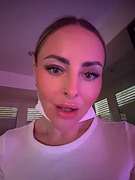 EmaSalis online show from 04-11-26, 09:57