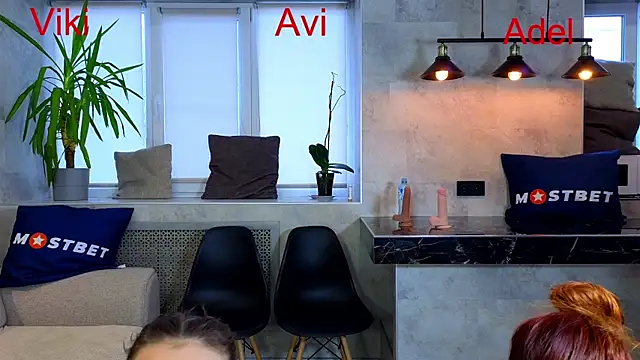 Misss Vikk online show from 12-14-24, 09:40