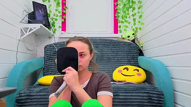 Misss Vikk online show from 12-01-25, 07:35