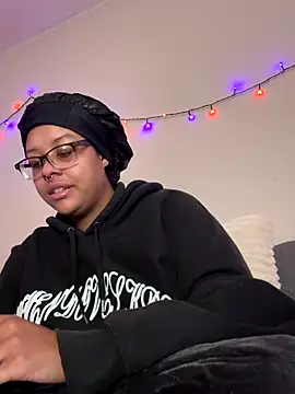 Snapshot of N1NT3NDH03 chatting on 11-28-25, 03:47 N1NT3NDH03 online show from 11-28-25, 03:47