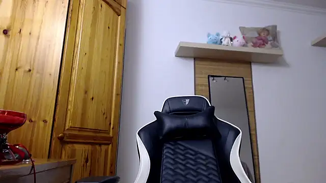 Lisakisss online show from 11-25-25, 07:58