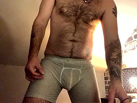 Snapshot of GhetTOfag_ chatting on 12-02-24, 07:36 GhetTOfag  online show from 12-02-24, 07:36