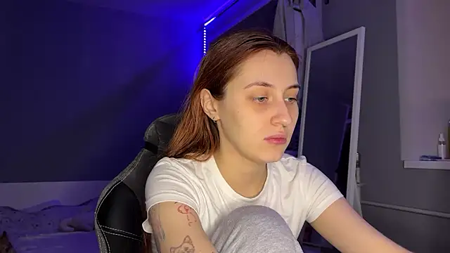 Snapshot of Uniarten chatting on 01-15-25, 02:13 Uniarten online show from 01-15-25, 02:13