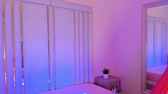 Snapshot of Saekohofman chatting on 11-09-25, 04:22 Saekohofman online show from 11-09-25, 04:22