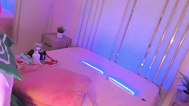 Snapshot of Saekohofman chatting on 11-10-25, 04:11 Saekohofman online show from 11-10-25, 04:11