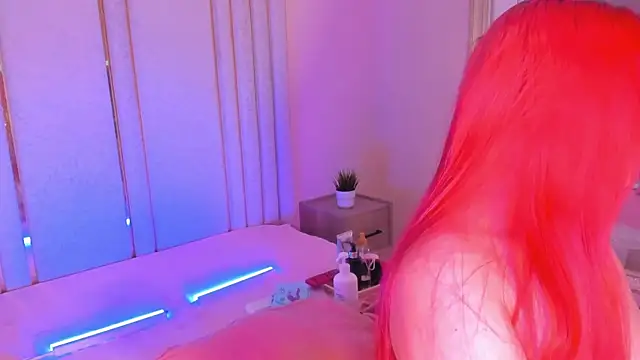 Snapshot of Saekohofman chatting on 11-13-25, 04:11 Saekohofman online show from 11-13-25, 04:11