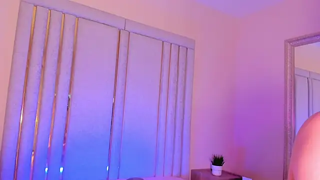 Snapshot of Saekohofman chatting on 11-14-25, 04:11 Saekohofman online show from 11-14-25, 04:11