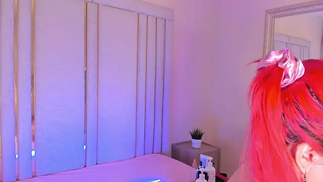 Snapshot of Saekohofman chatting on 11-24-25, 04:12 Saekohofman online show from 11-24-25, 04:12